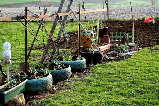 Grow-Greener252521-3-Garden-Ideas-From-Repurposed-Household-Items.jpg